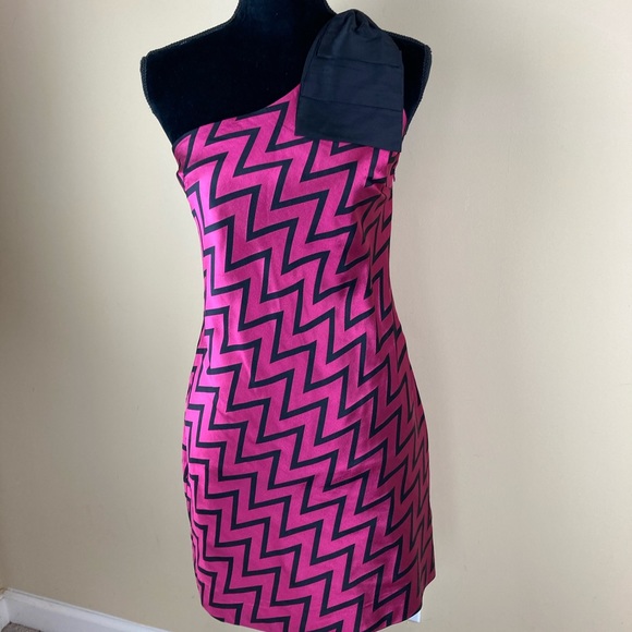 Molly B Boston Dress - Picture 7 of 7